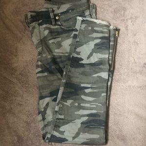 Express Women’s mid rise camo leggings